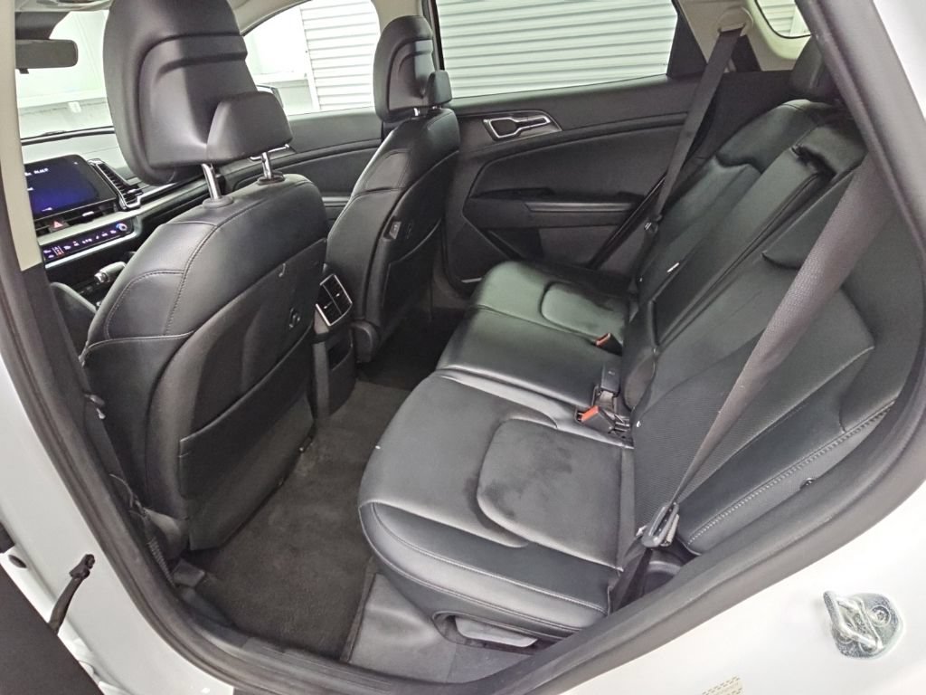 Used 2023 Kia Sportage EX FWD image 32