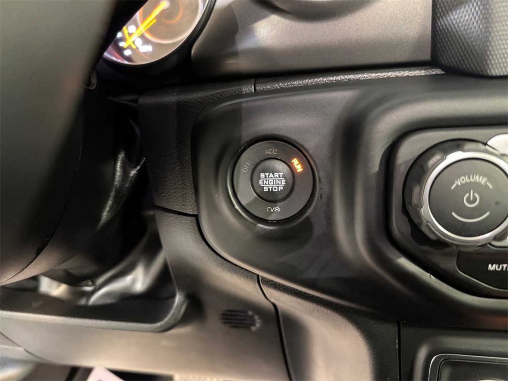 Used 2023 Jeep Gladiator Sport image 29