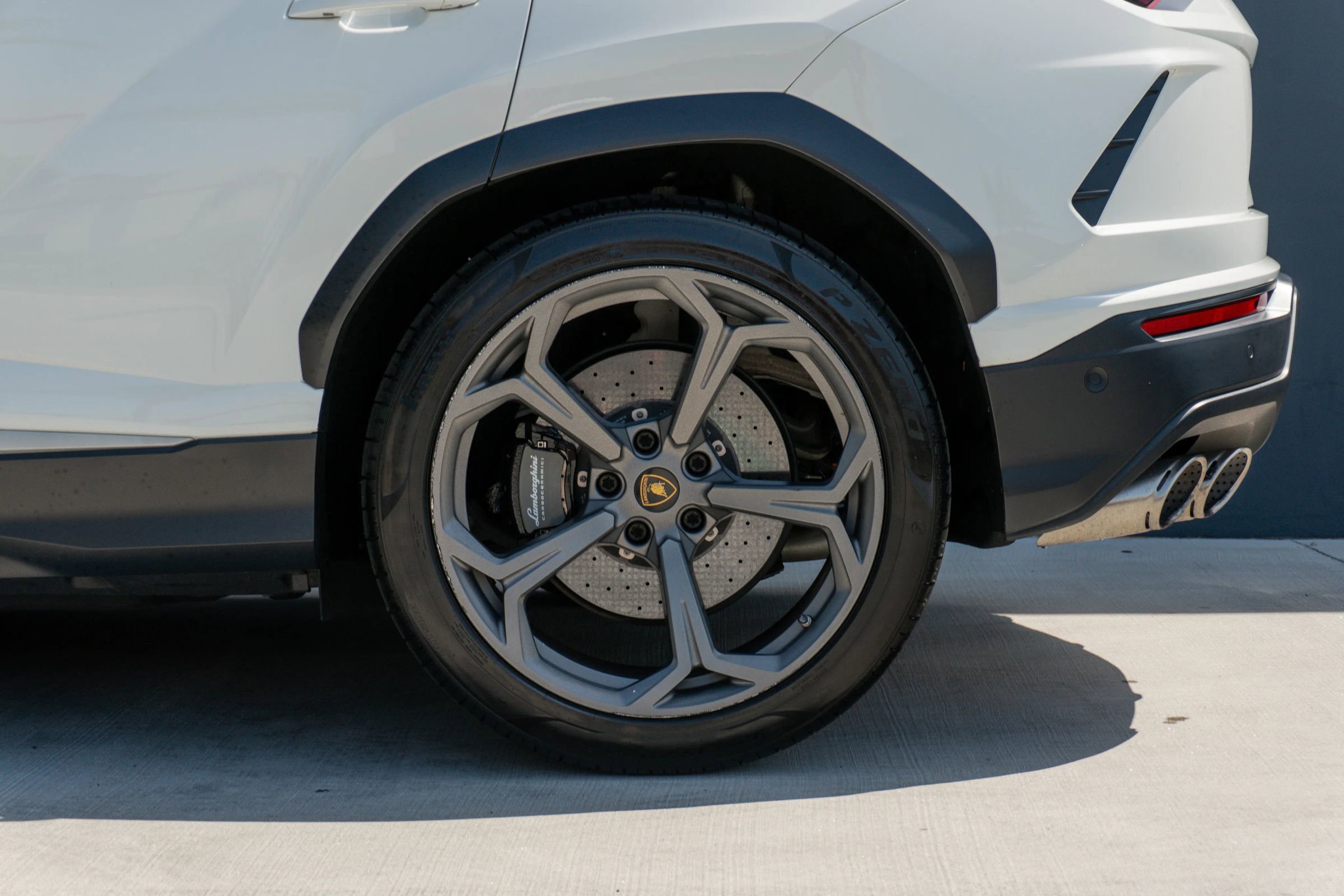 Used 2020 Lamborghini Urus AWD/4WD image 14
