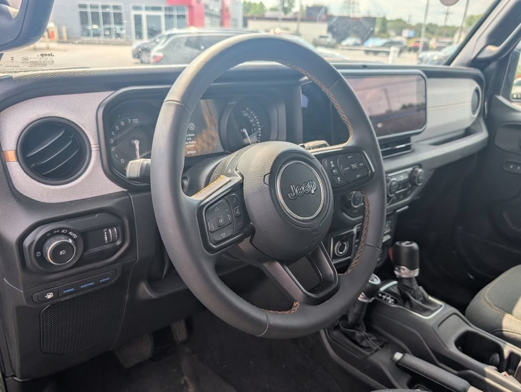 Used 2024 Jeep Wrangler Unlimited w/ Convenience Group AWD/4WD image 16