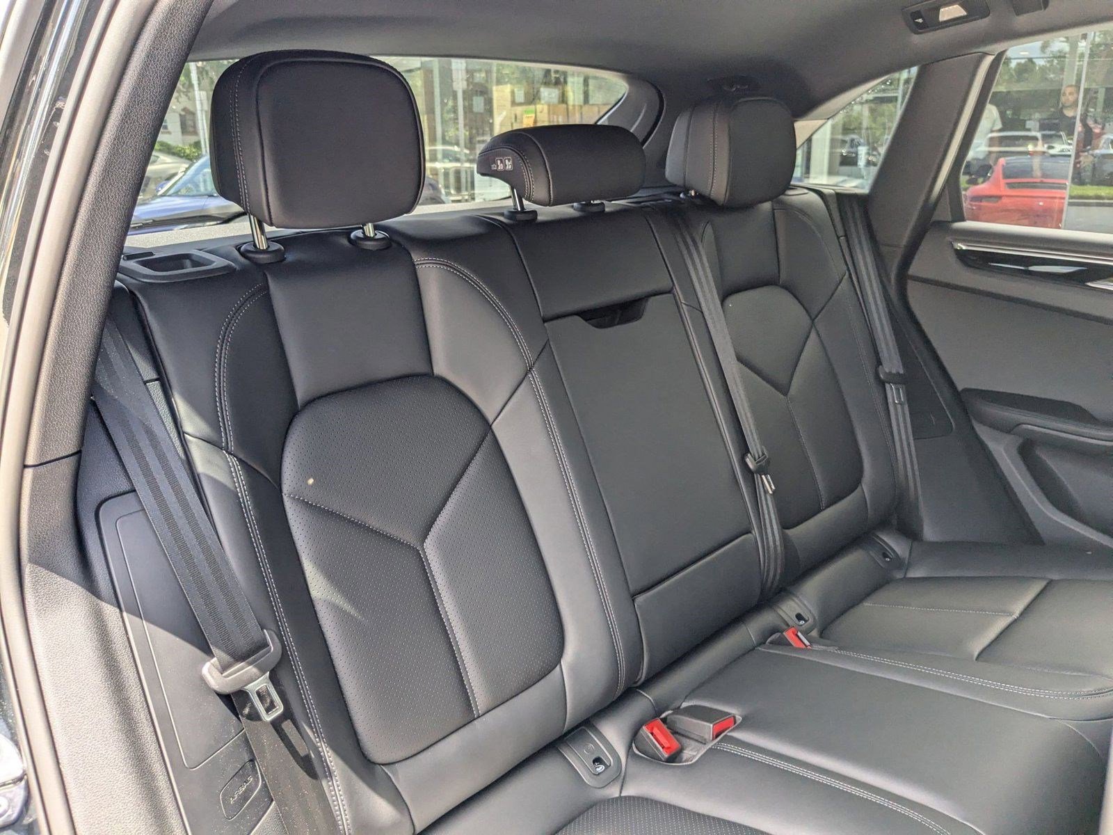 Certified 2025 Porsche Macan image 25