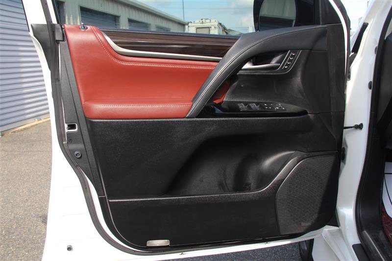 Used 2018 Lexus LX 570 4WD w/ Luxury Package image 19