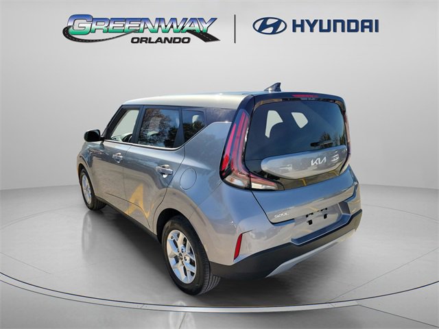 Used 2025 Kia Soul LX image 3