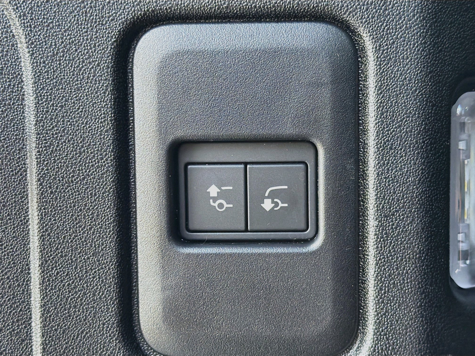 Used 2025 Land Rover Defender 110 S AWD/4WD image 13