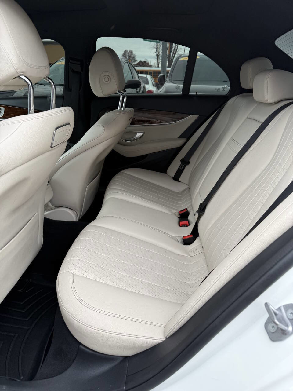 Used 2018 Mercedes-Benz E 300 4MATIC image 15