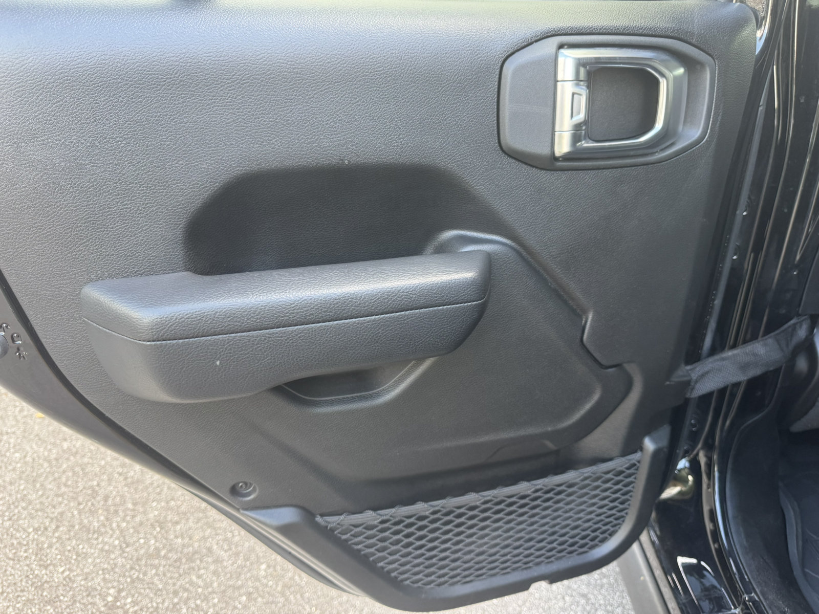 Used 2025 Jeep Wrangler Willys AWD/4WD image 22