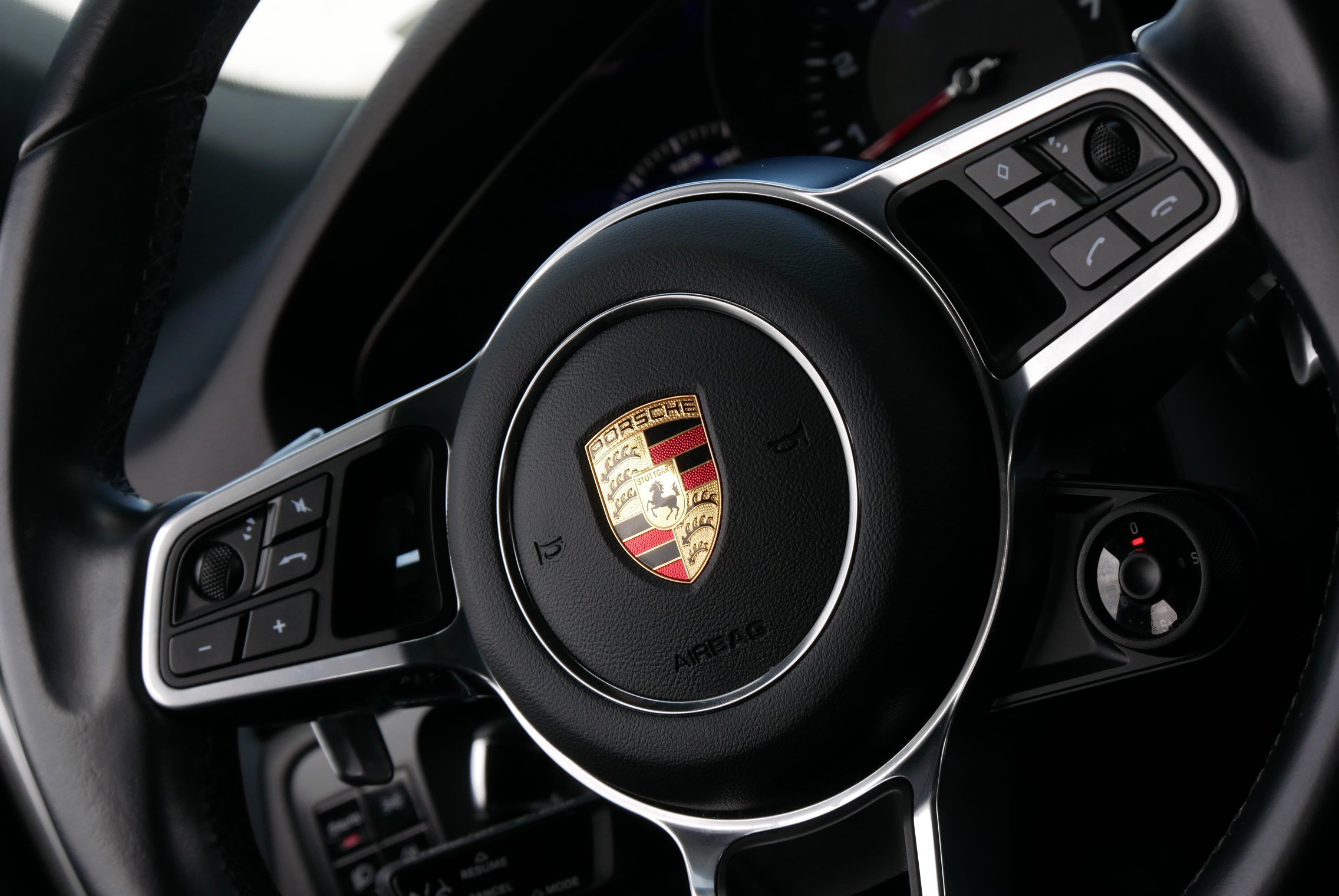 Used 2021 Porsche Cayenne Coupe AWD/4WD image 25