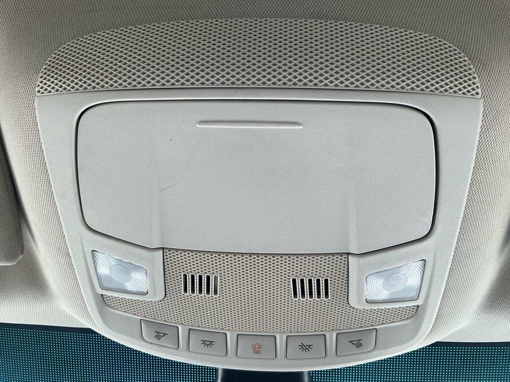 Used 2024 Ford Edge Titanium image 25