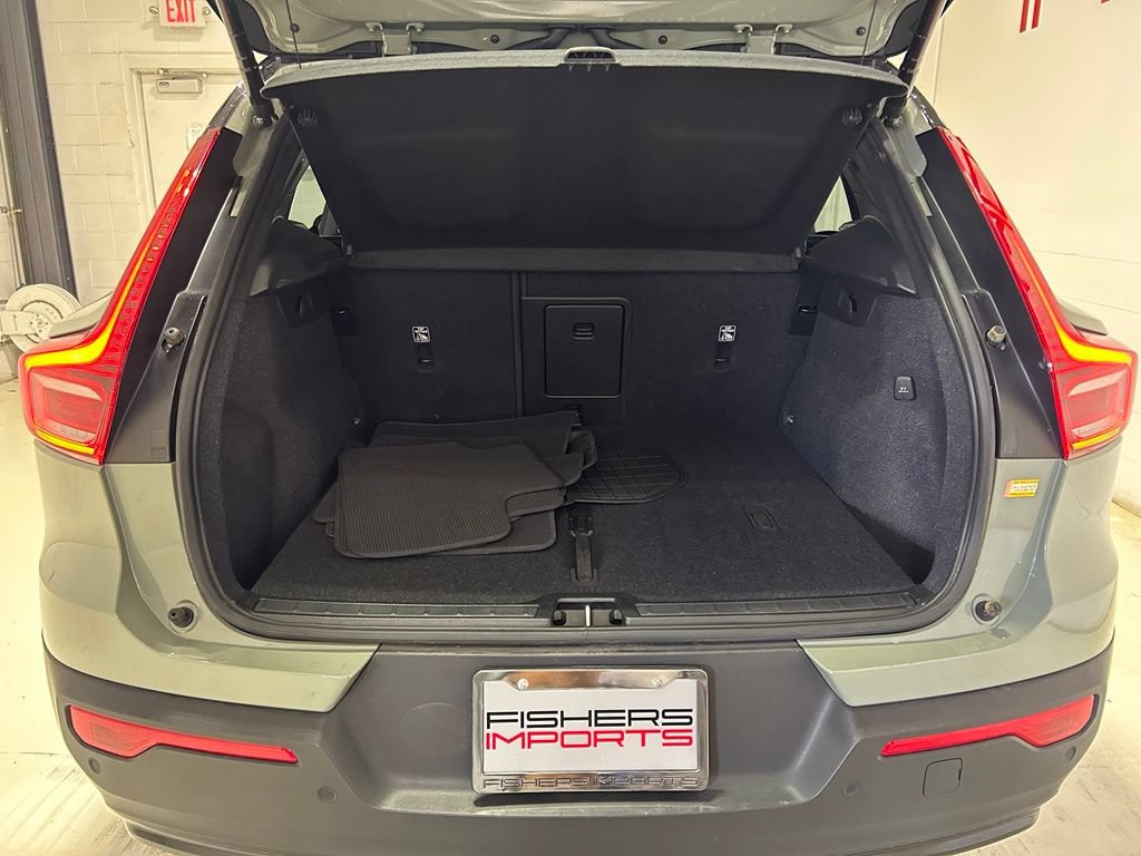 Used 2023 Volvo XC40 Recharge Ultimate AWD/4WD image 25