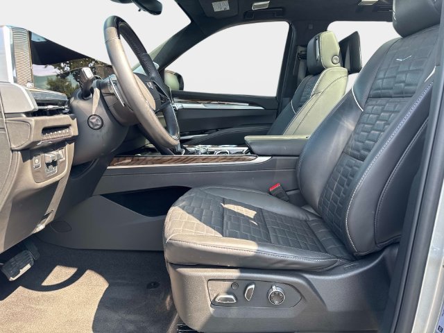 Certified 2025 Cadillac Escalade ESV Sport Platinum AWD/4WD image 20