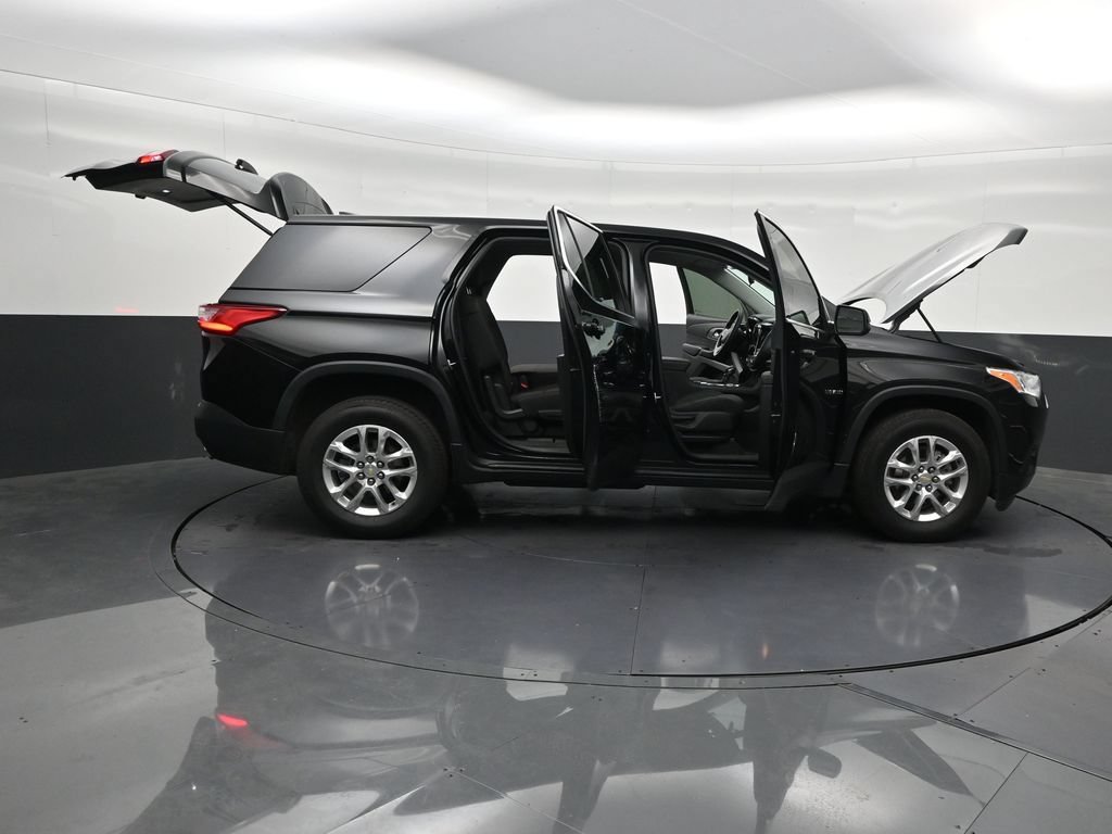 Used 2021 Chevrolet Traverse LS FWD image 33