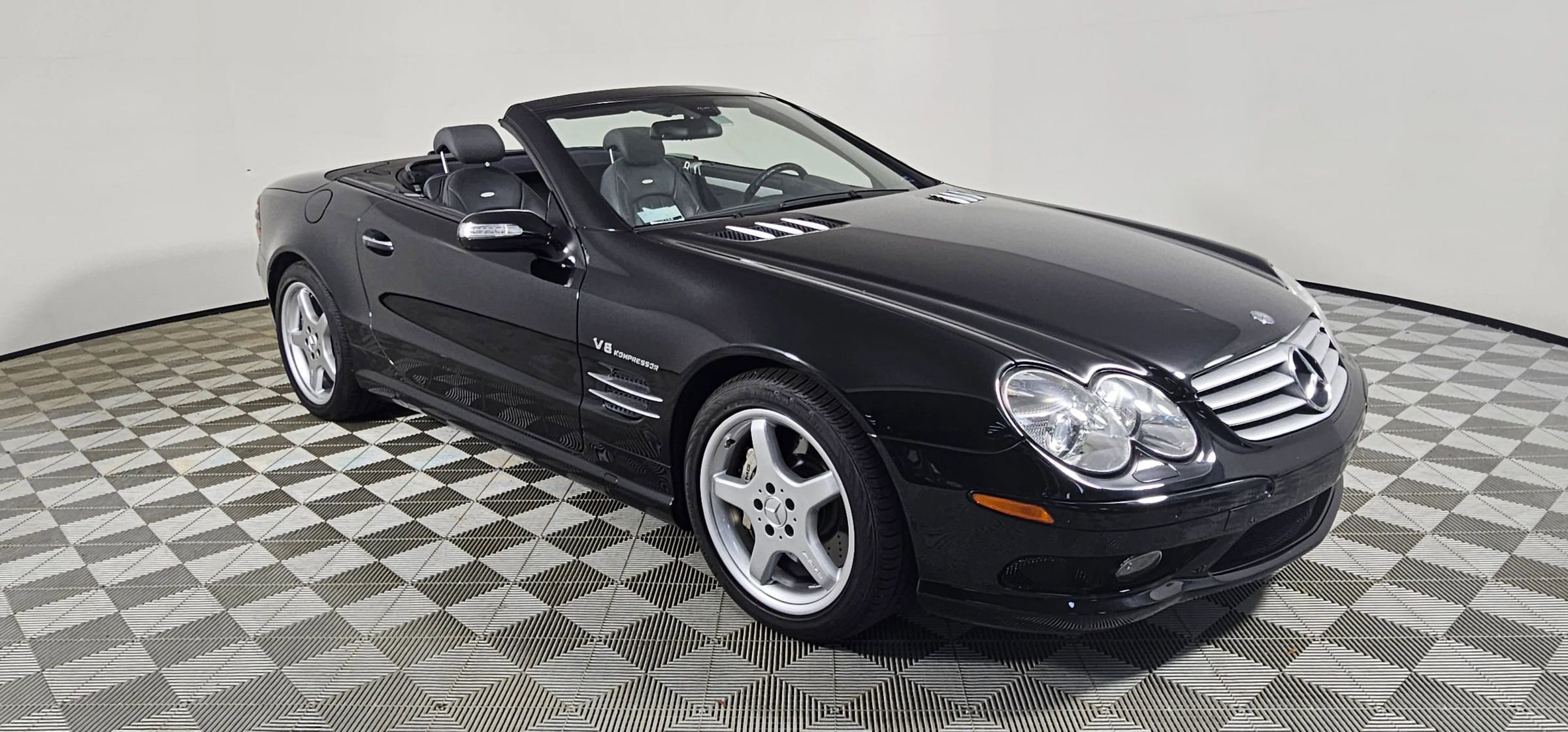 Used 2005 Mercedes-Benz SL 55 AMG image 2