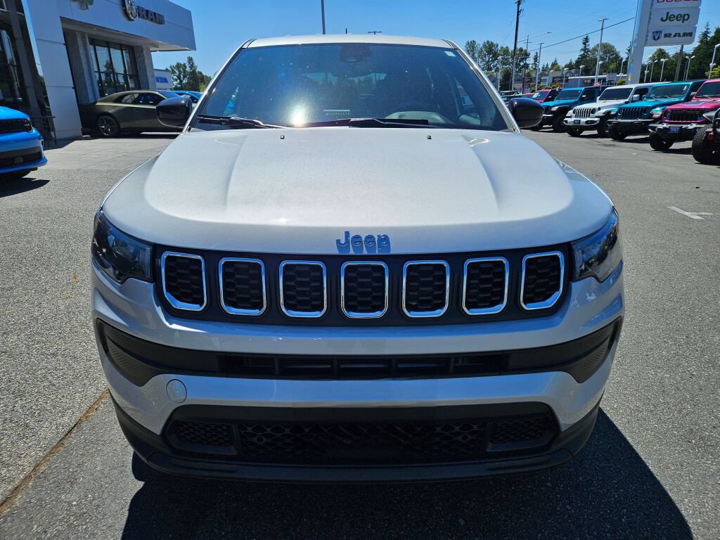Used 2025 Jeep Compass Sport AWD/4WD image 8
