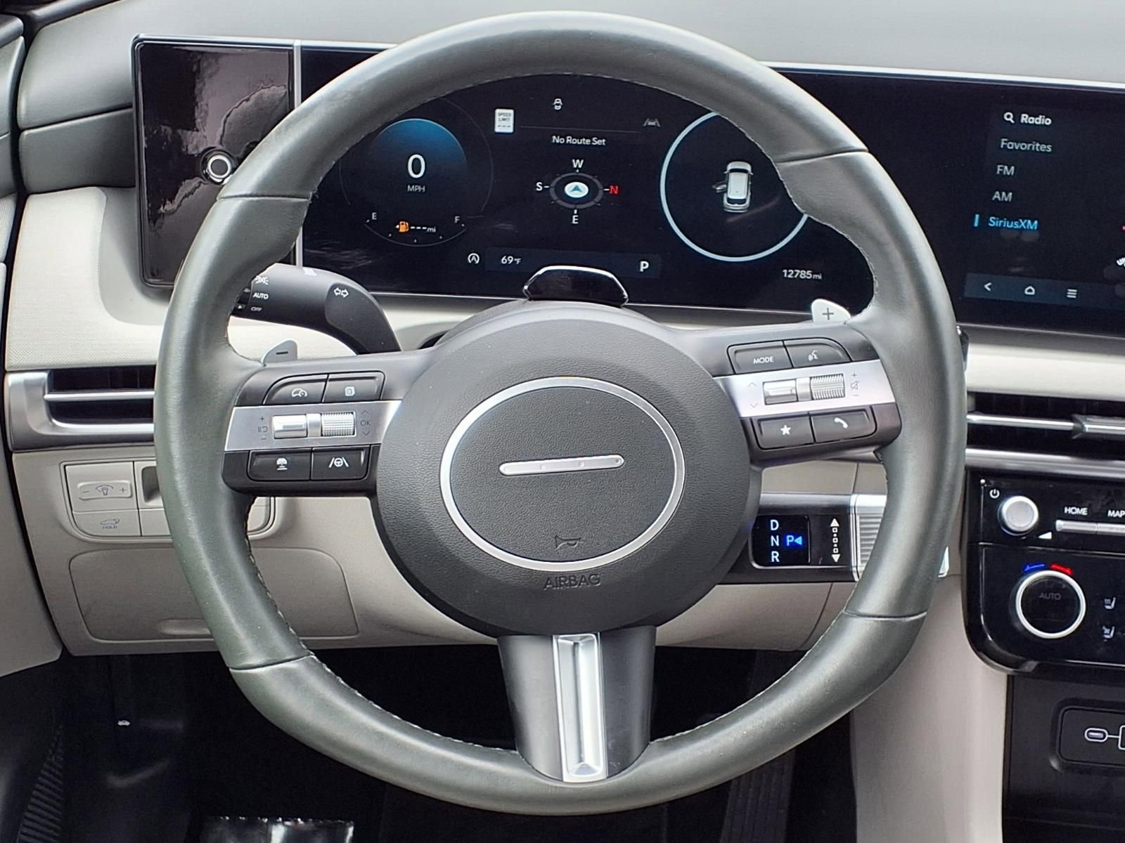 Used 2025 Hyundai Tucson Limited FWD image 14