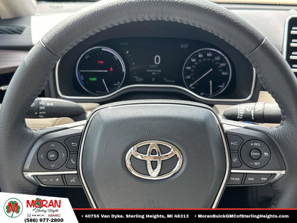 Used 2021 Toyota Avalon XLE FWD image 22