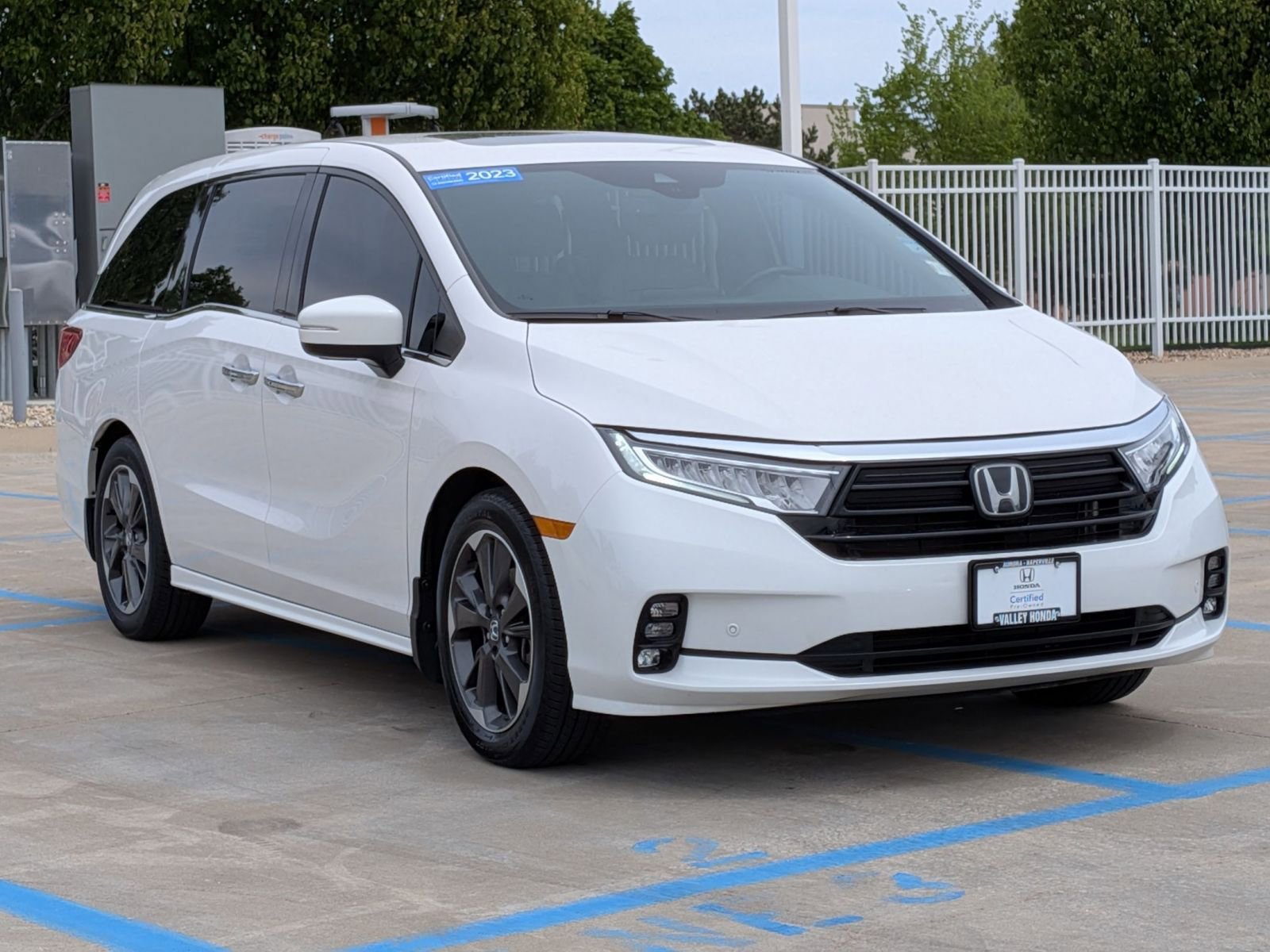 Certified 2023 Honda Odyssey Elite image 4