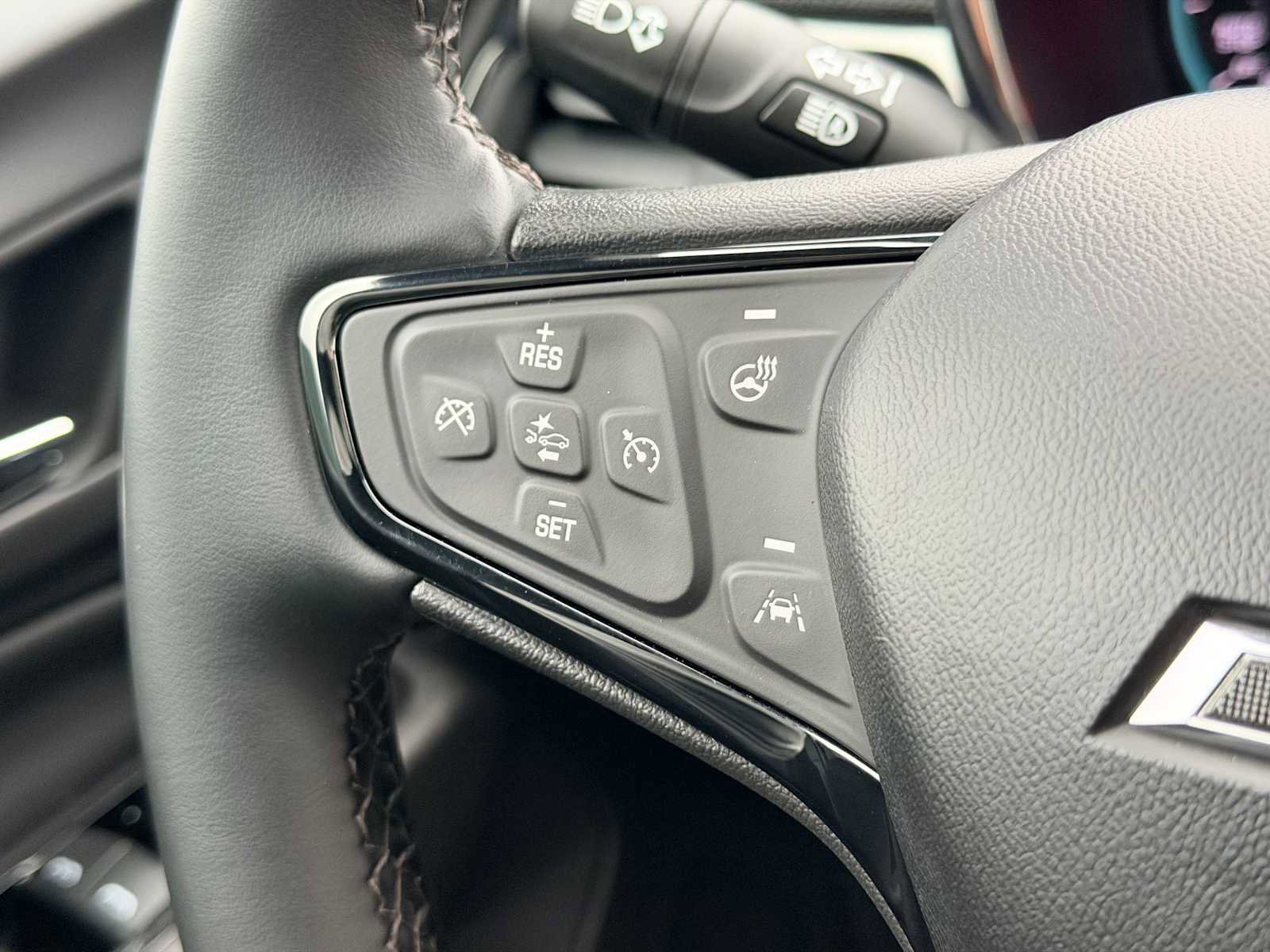 Used 2024 Chevrolet Equinox Premier image 25