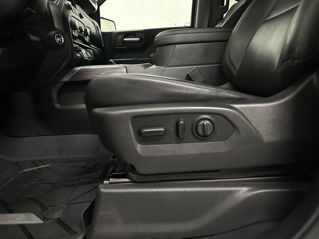 Used 2019 Chevrolet Silverado 1500 LTZ w/ LTZ Premium Package AWD/4WD image 35
