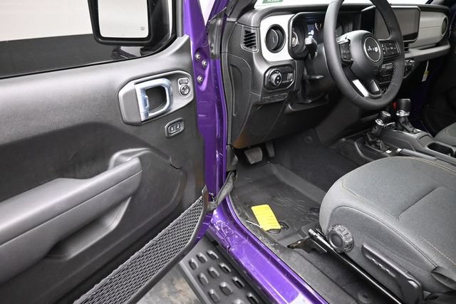 New 2026 Jeep Gladiator Sport AWD/4WD image 8