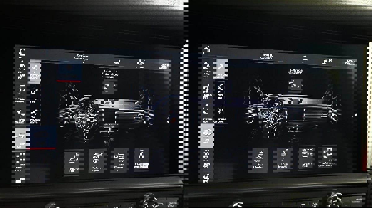 Used 2021 Porsche Macan Turbo w/ Premium Package Plus (PF0) image 29