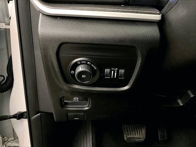 Used 2021 Jeep Grand Cherokee L Limited AWD/4WD image 31
