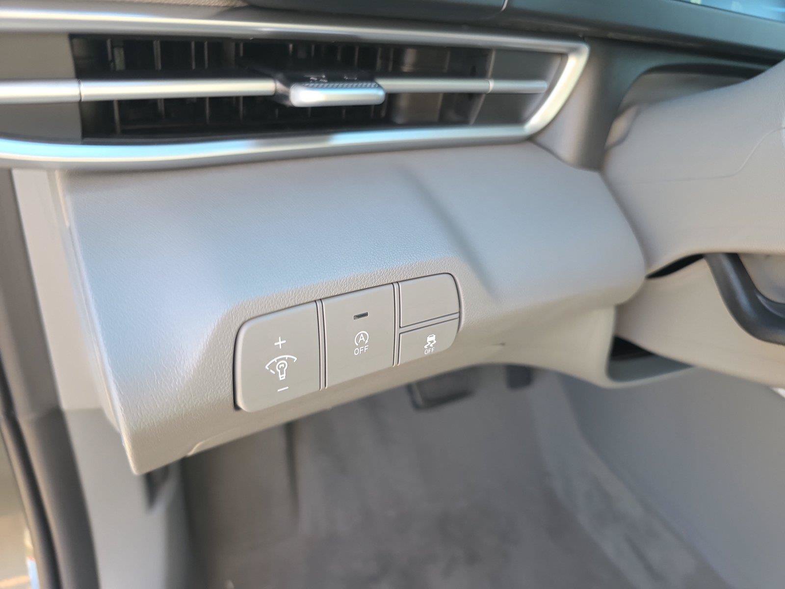 New 2026 Hyundai Elantra SE FWD image 12