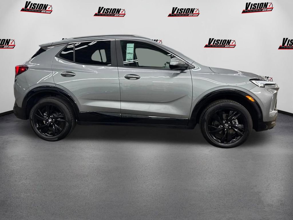 Used 2024 Buick Encore GX Sport Touring image 4
