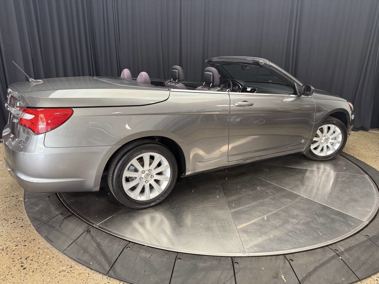 Used 2013 Chrysler 200 Touring image 9