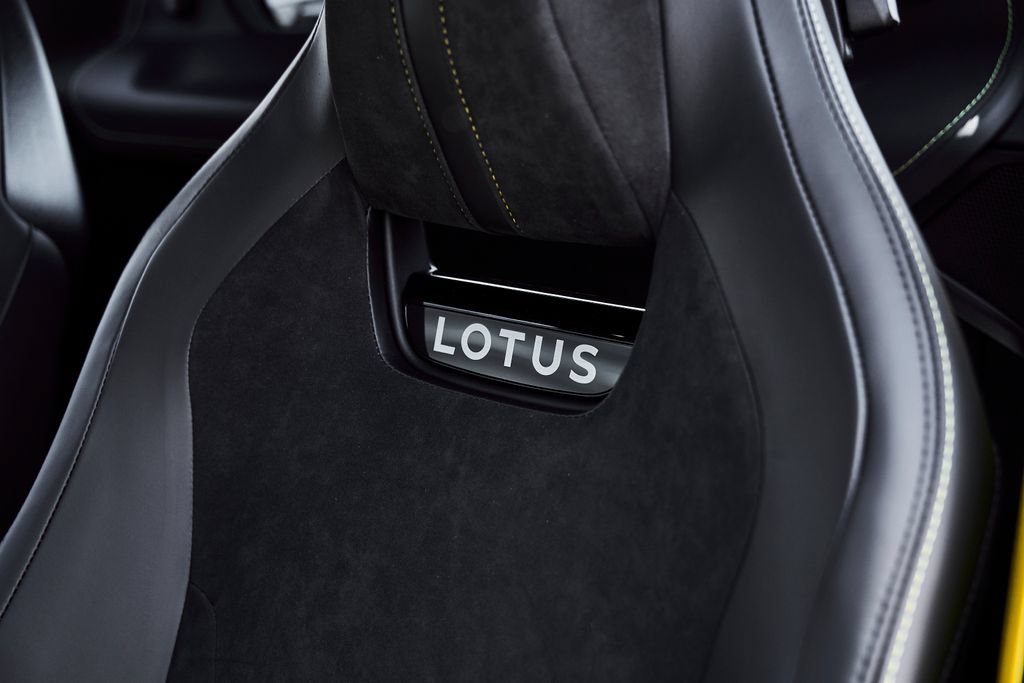 Used 2026 Lotus Emira SE RWD image 43