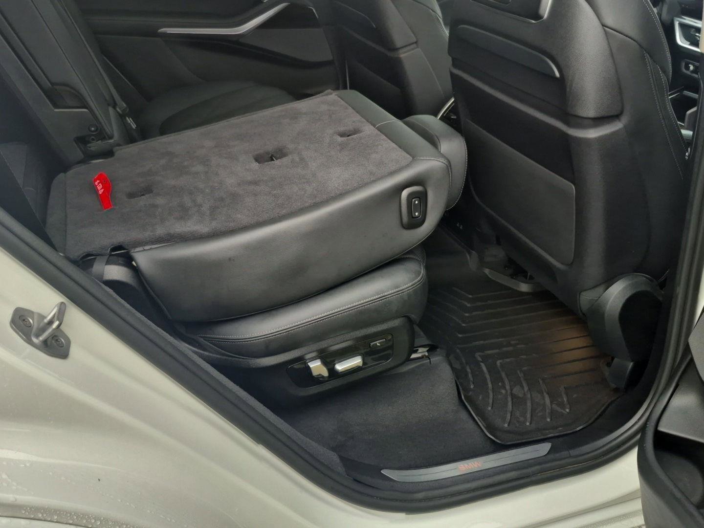 Used 2024 BMW X7 xDrive40i image 44