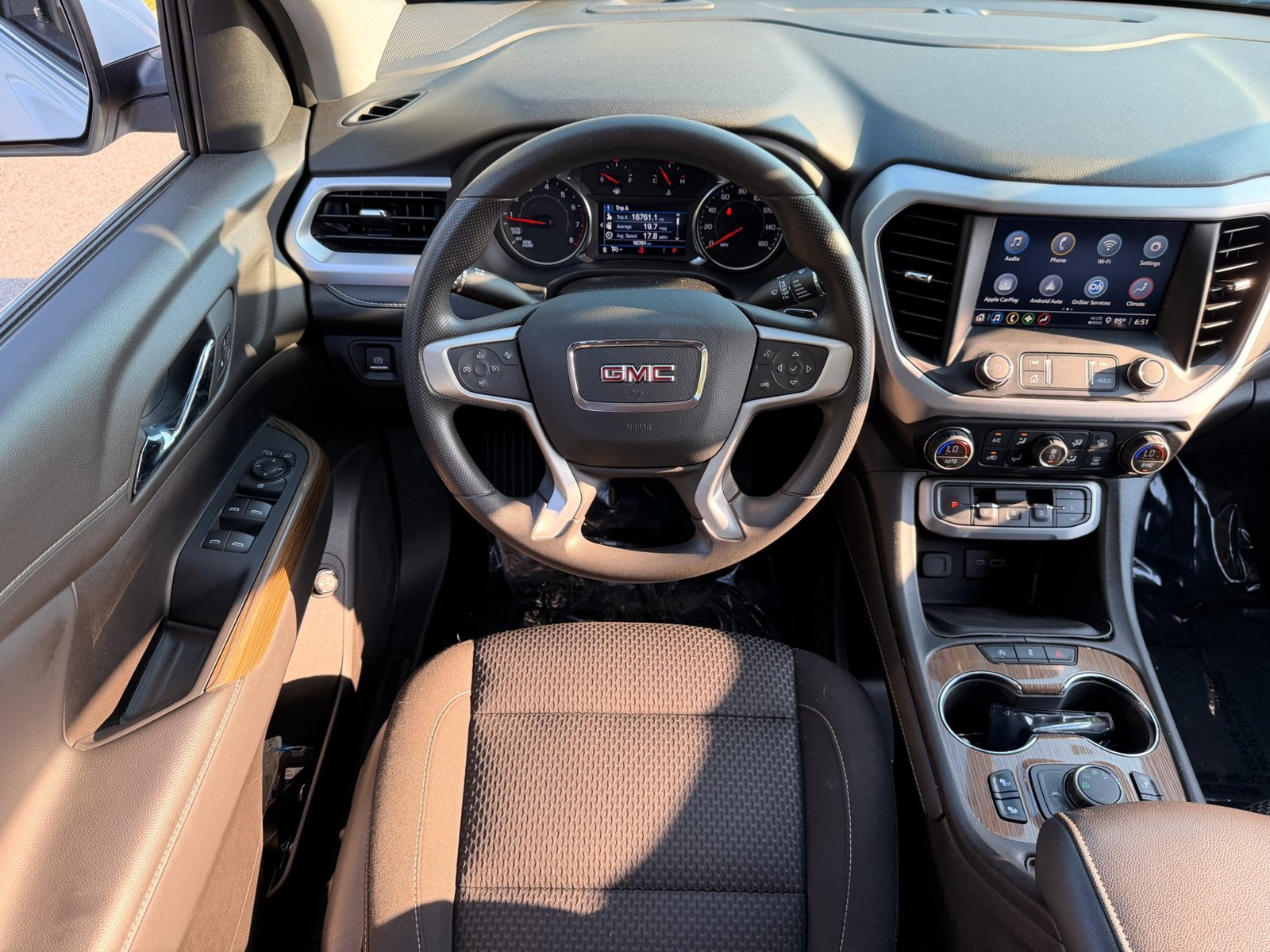 Used 2023 GMC Acadia SLE w/ Driver Convenience Package AWD/4WD image 30