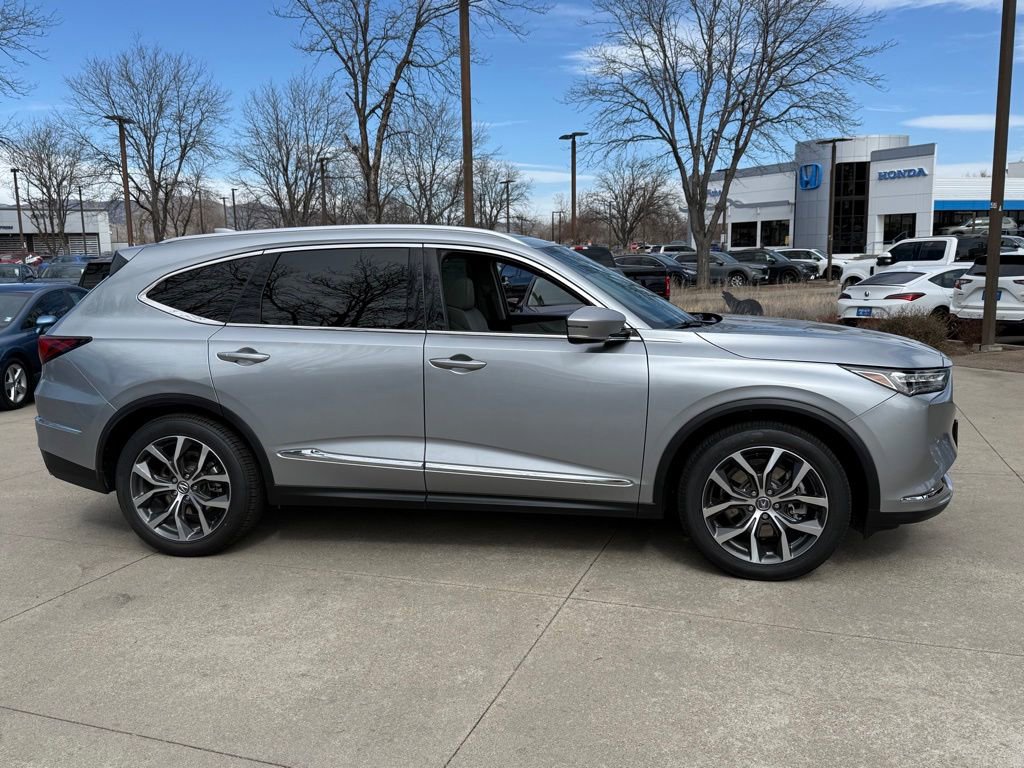Used 2023 Acura MDX SH-AWD w/ Technology Package image 3