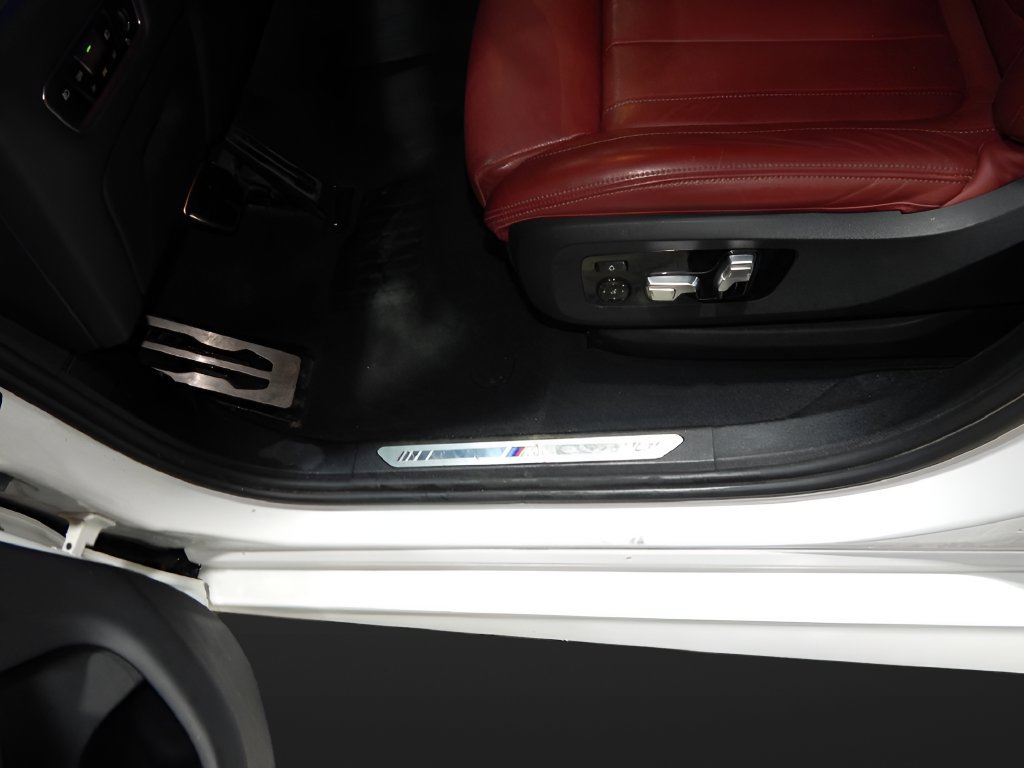 Used 2021 BMW X6 xDrive40i AWD/4WD image 11