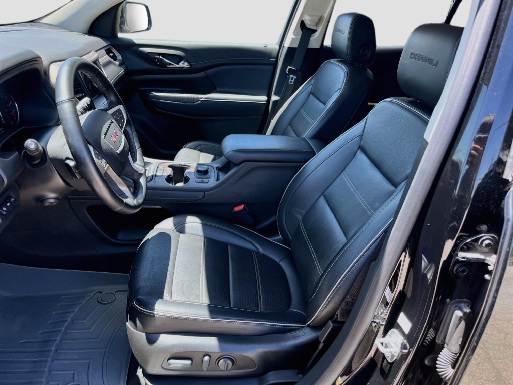 Used 2023 GMC Acadia Denali w/ Denali Ultimate Package FWD image 22