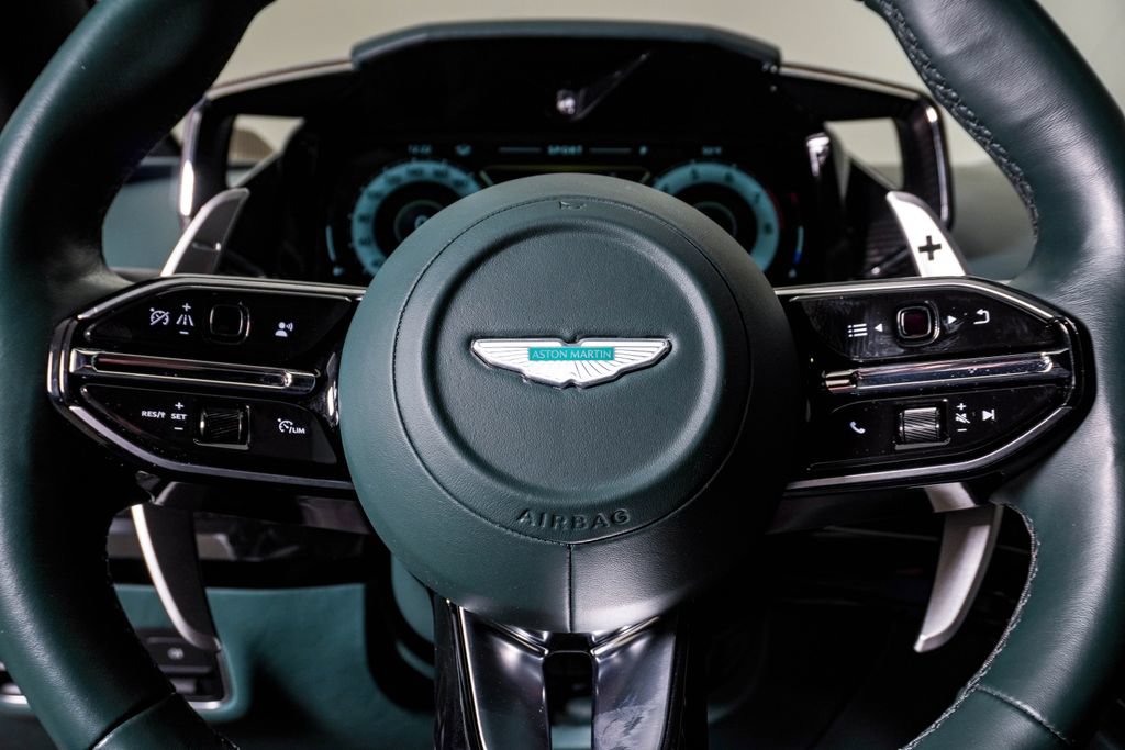 Used 2025 Aston Martin V8 Vantage Coupe RWD image 26
