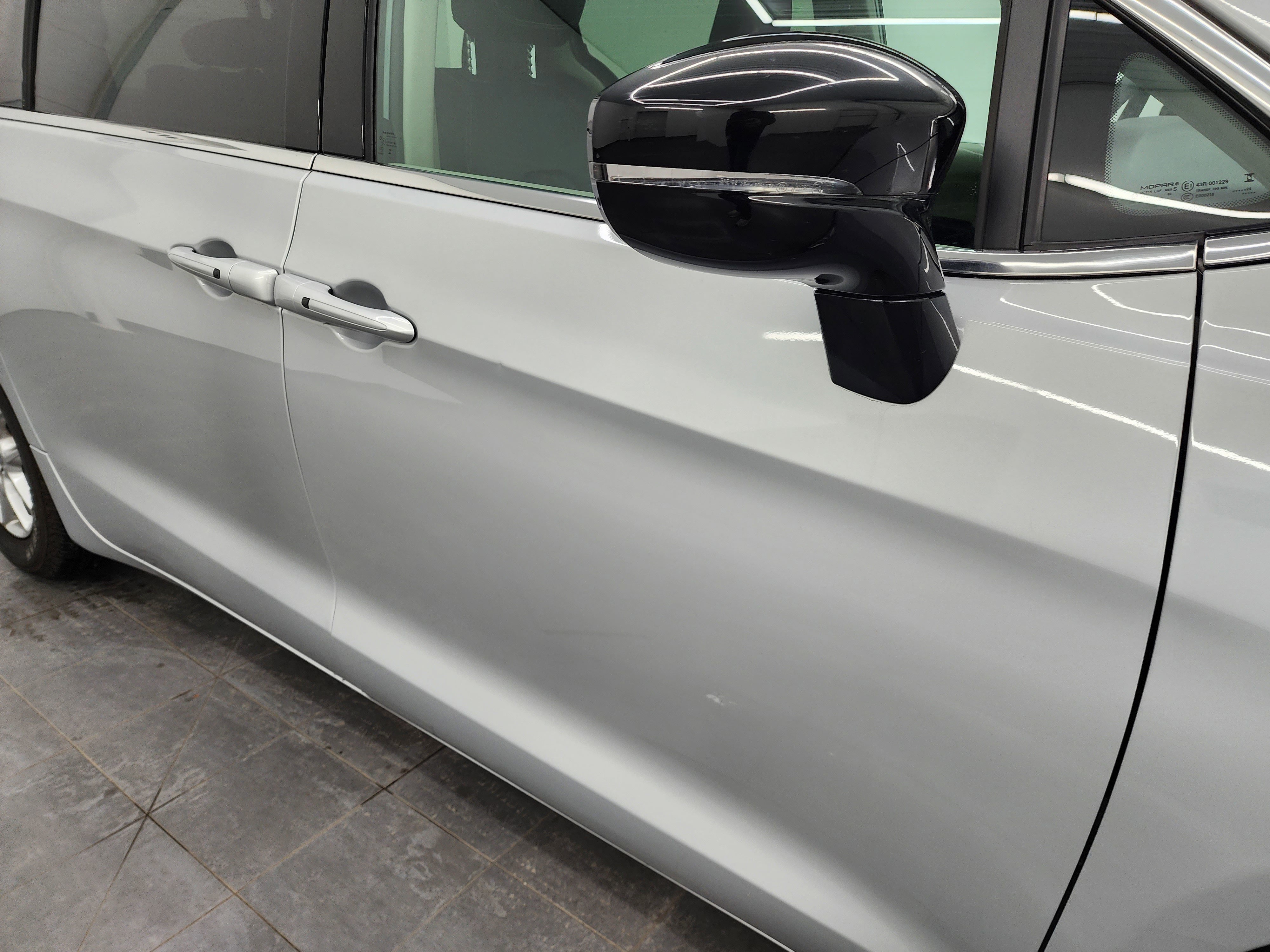 Used 2024 Chrysler Pacifica Touring-L image 26