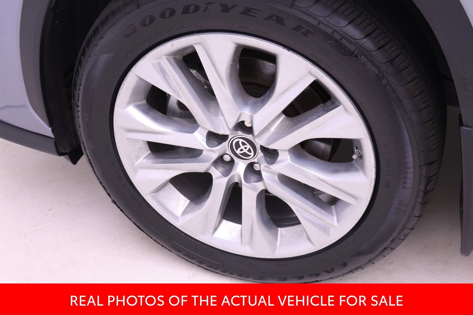 Certified 2021 Toyota Highlander Limited AWD/4WD image 16