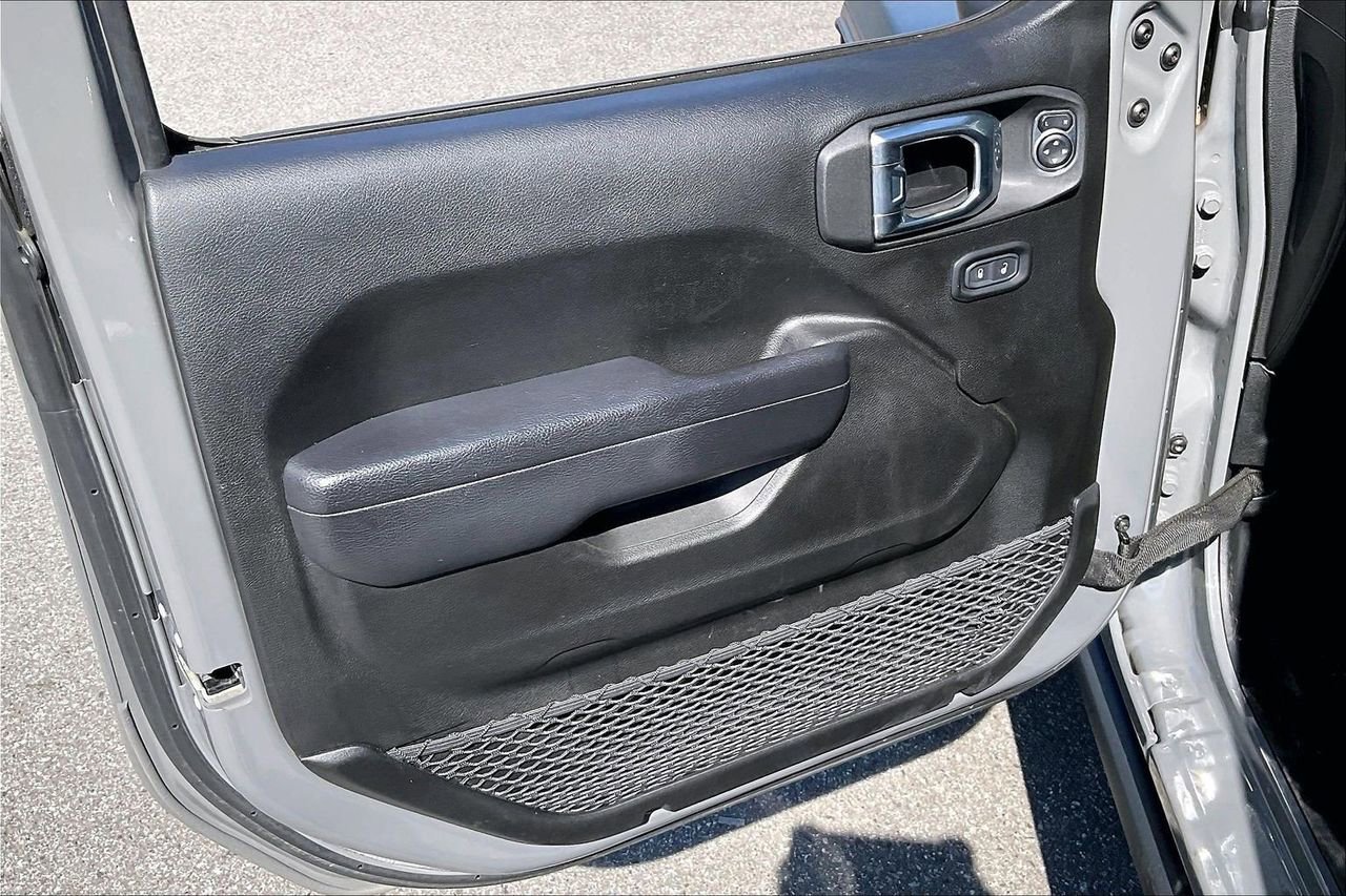 Used 2023 Jeep Wrangler Unlimited w/ Cold Weather Group image 26