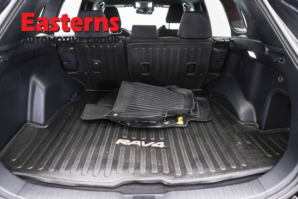Used 2022 Toyota RAV4 SE AWD/4WD image 9