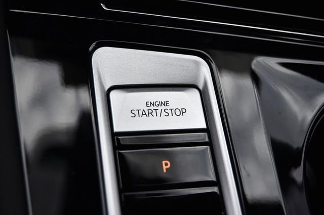 New 2026 Volkswagen Atlas Cross Sport SE image 17