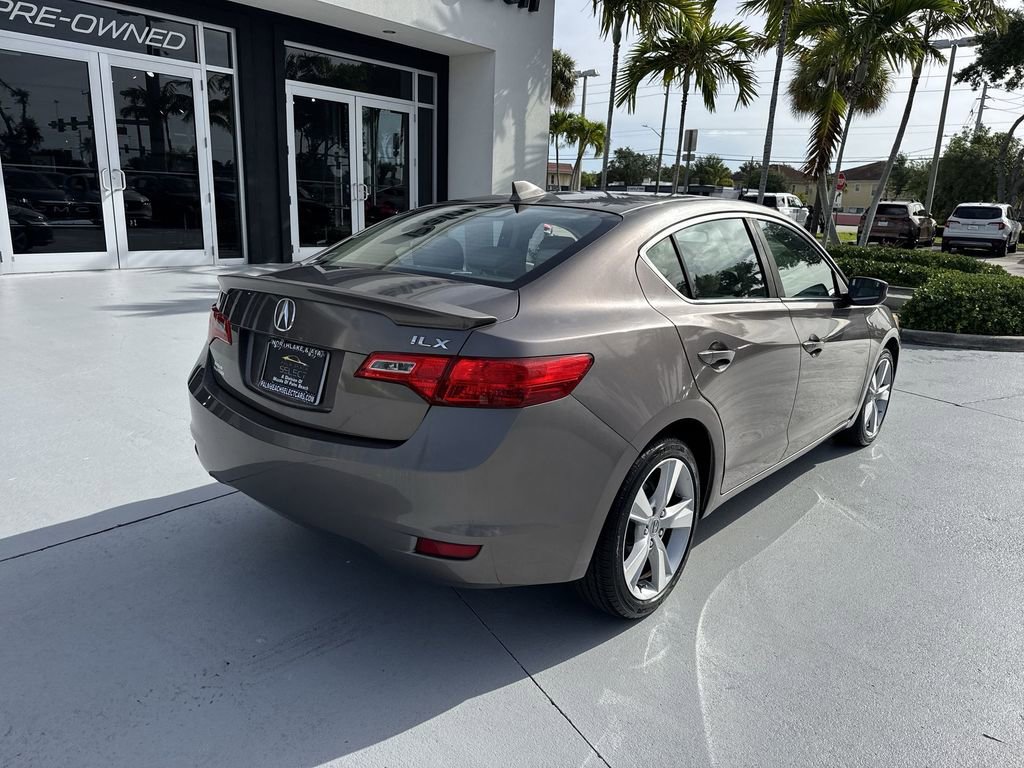 Used 2015 Acura ILX w/ Technology Package FWD image 3
