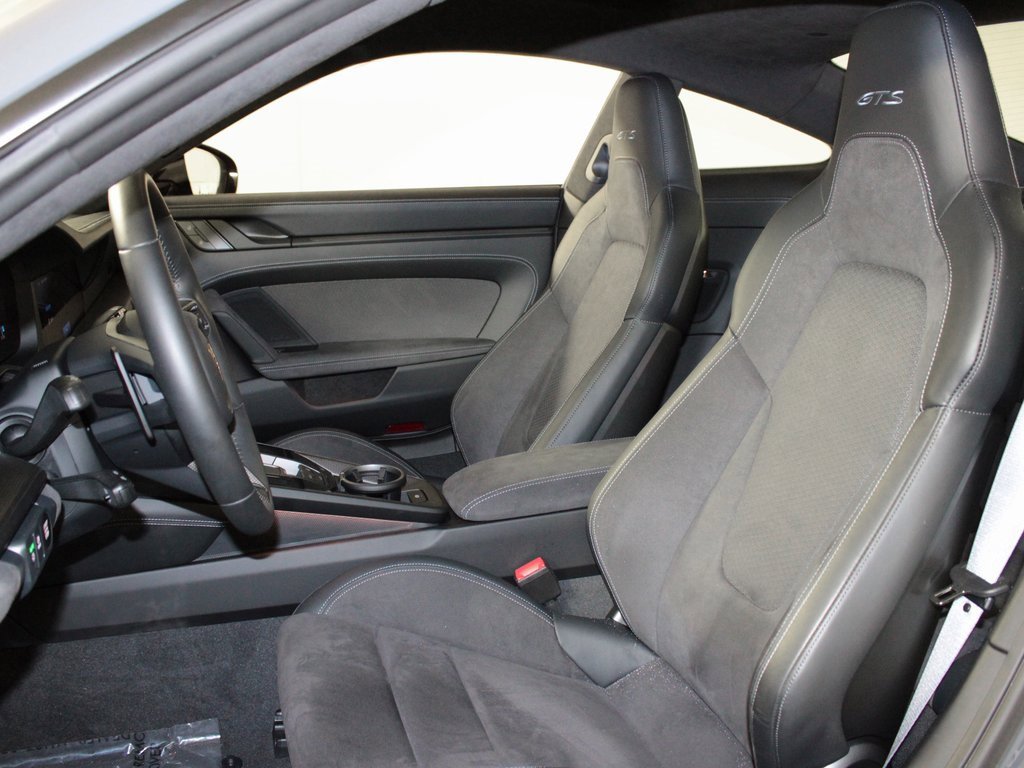 Certified 2025 Porsche 911 Carrera GTS image 5