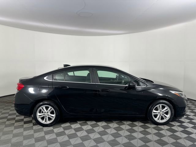 Used 2017 Chevrolet Cruze LT image 9