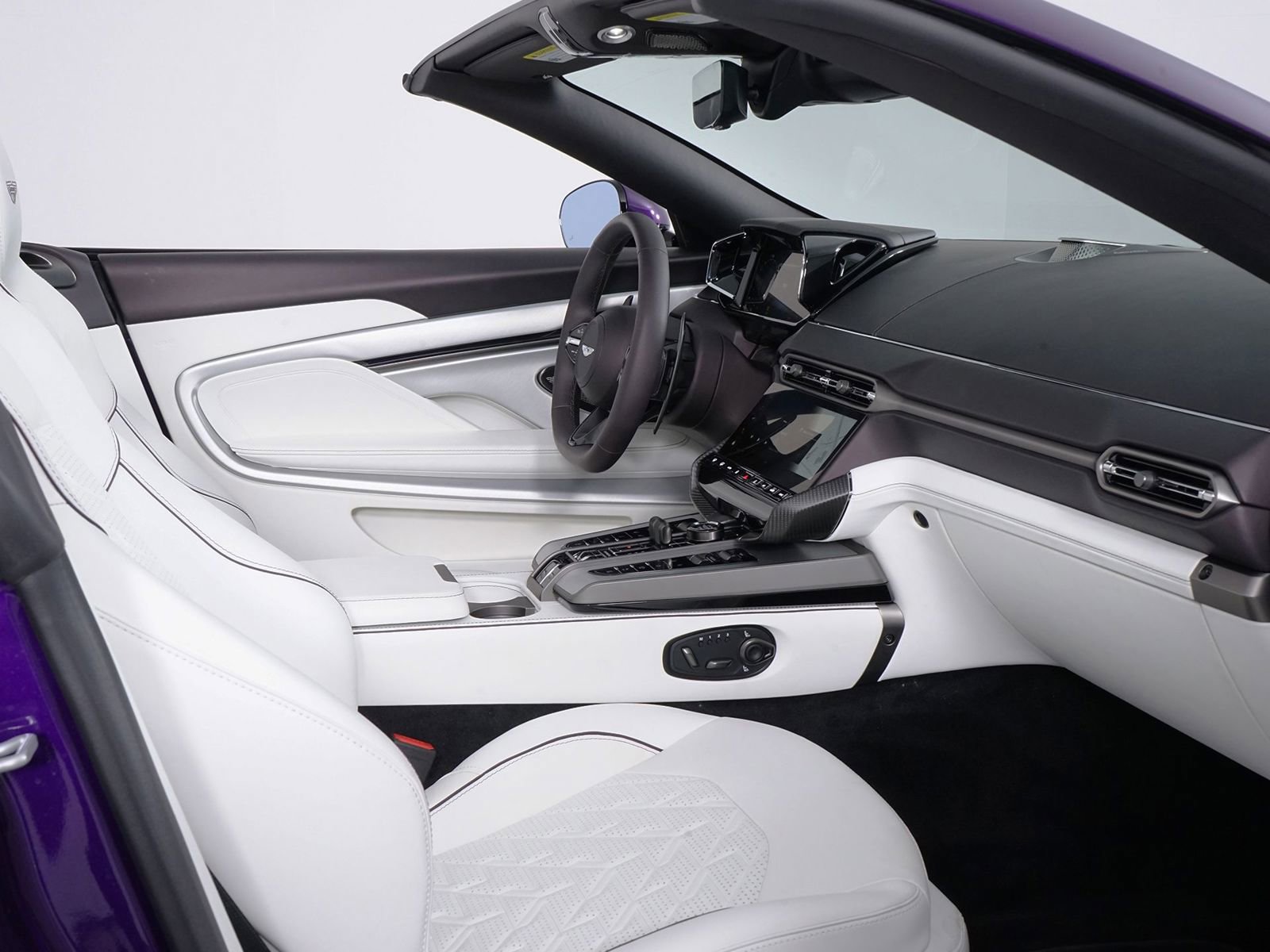 New 2026 Aston Martin Vanquish Convertible image 4