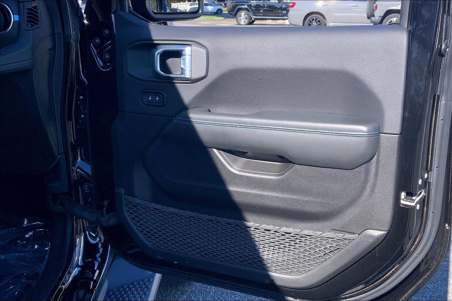 Used 2024 Jeep Wrangler High Altitude AWD/4WD image 22