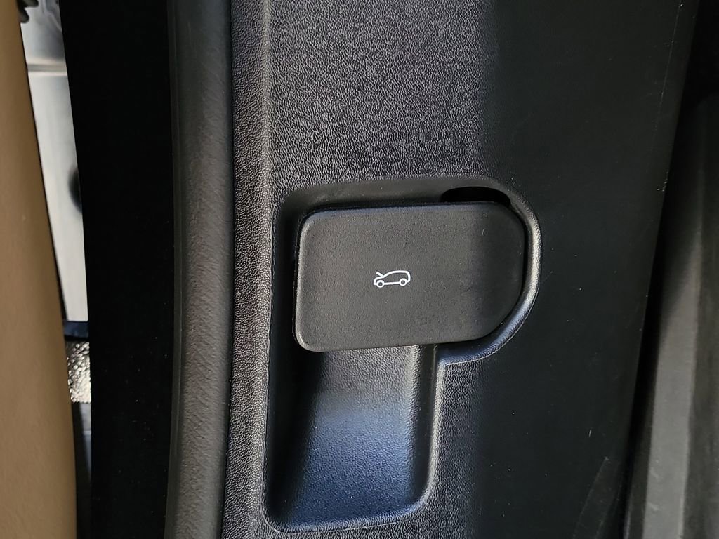 Used 2025 Land Rover Range Rover Long Wheelbase SE image 38