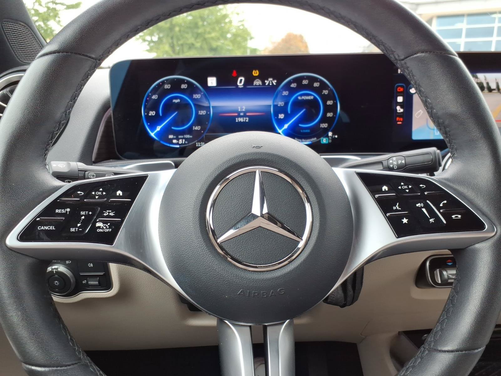 Certified 2025 Mercedes-Benz EQB 300 4MATIC image 22