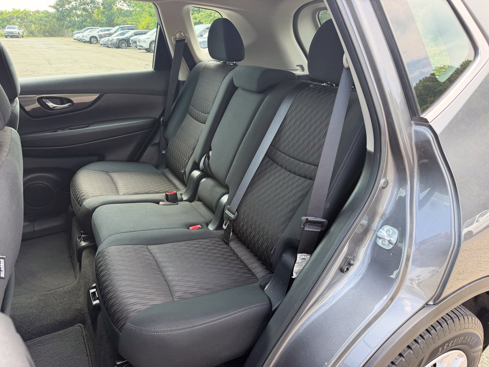 Used 2017 Nissan Rogue S AWD/4WD image 26