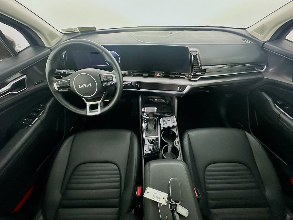 Used 2025 Kia Sportage SX image 10