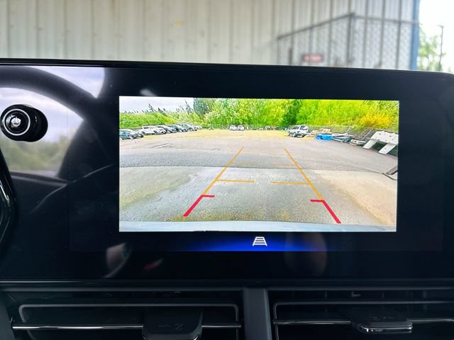 New 2026 Chevrolet Trax ACTIV w/ Sunroof Package FWD image 14
